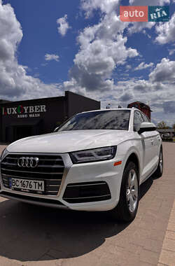 Внедорожник / Кроссовер Audi Q5 2018 в 