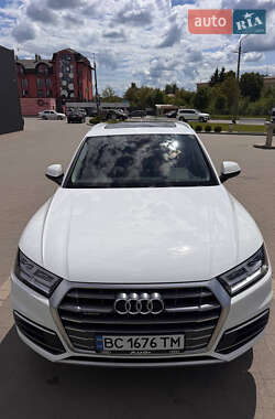 Внедорожник / Кроссовер Audi Q5 2018 в 