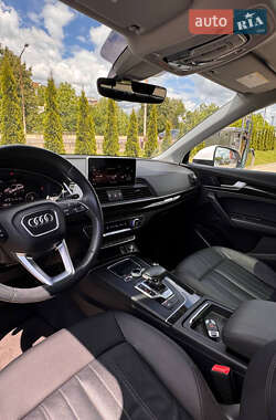 Внедорожник / Кроссовер Audi Q5 2018 в 