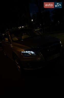 Внедорожник / Кроссовер Audi Q5 2009 в 