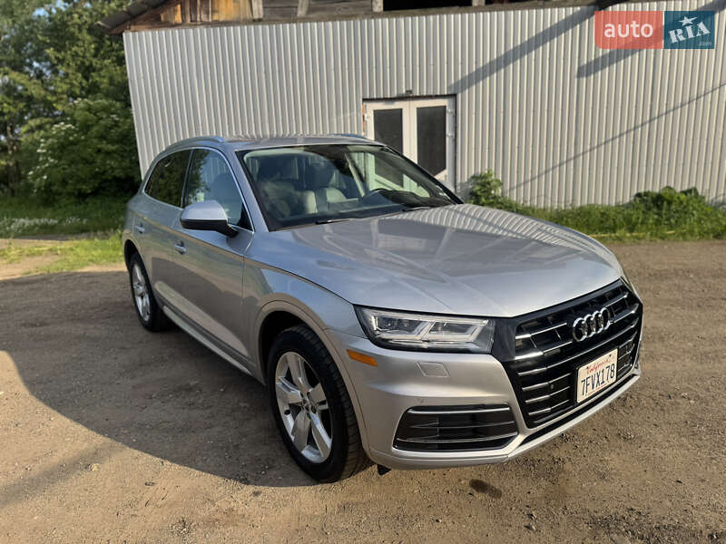 Внедорожник / Кроссовер Audi Q5 2018 в 