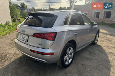 Внедорожник / Кроссовер Audi Q5 2018 в 