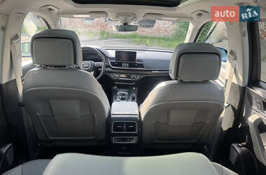 Внедорожник / Кроссовер Audi Q5 2018 в 