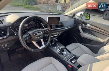 Внедорожник / Кроссовер Audi Q5 2018 в 