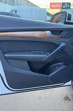 Внедорожник / Кроссовер Audi Q5 2020 в 