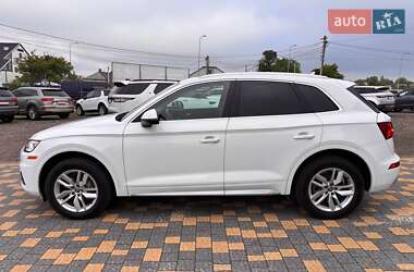 Внедорожник / Кроссовер Audi Q5 2018 в 