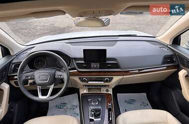 Внедорожник / Кроссовер Audi Q5 2018 в 