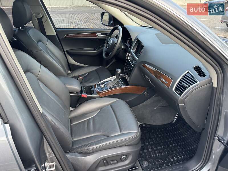 Внедорожник / Кроссовер Audi Q5 2012 в Луцке