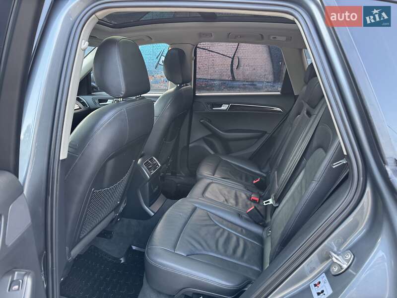 Внедорожник / Кроссовер Audi Q5 2012 в Луцке