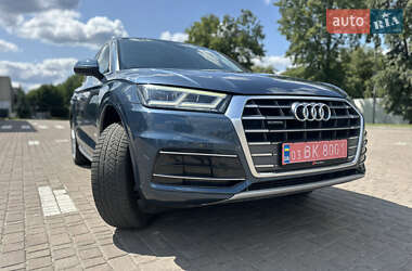 Внедорожник / Кроссовер Audi Q5 2018 в 