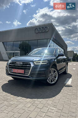 Внедорожник / Кроссовер Audi Q5 2018 в 