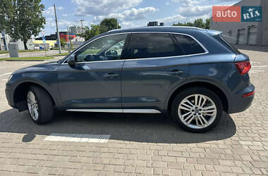 Внедорожник / Кроссовер Audi Q5 2018 в 