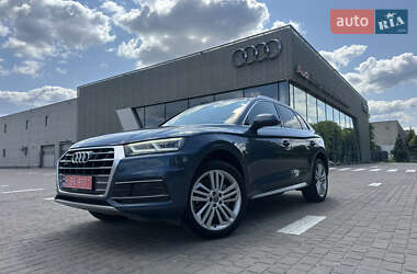 Внедорожник / Кроссовер Audi Q5 2018 в 