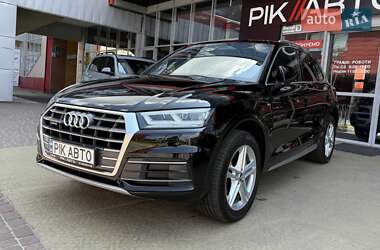 Внедорожник / Кроссовер Audi Q5 2017 в 