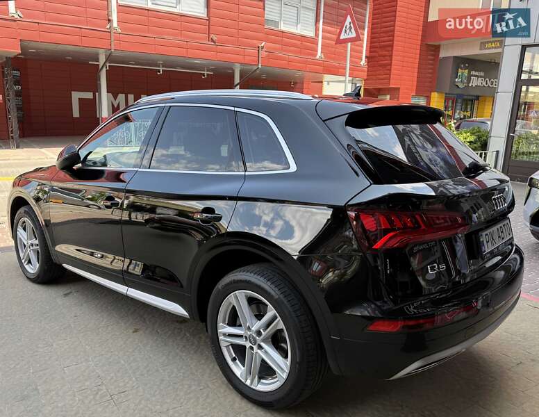 Позашляховик / Кросовер Audi Q5 2017 в Львові
