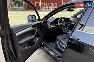 Внедорожник / Кроссовер Audi Q5 2017 в 