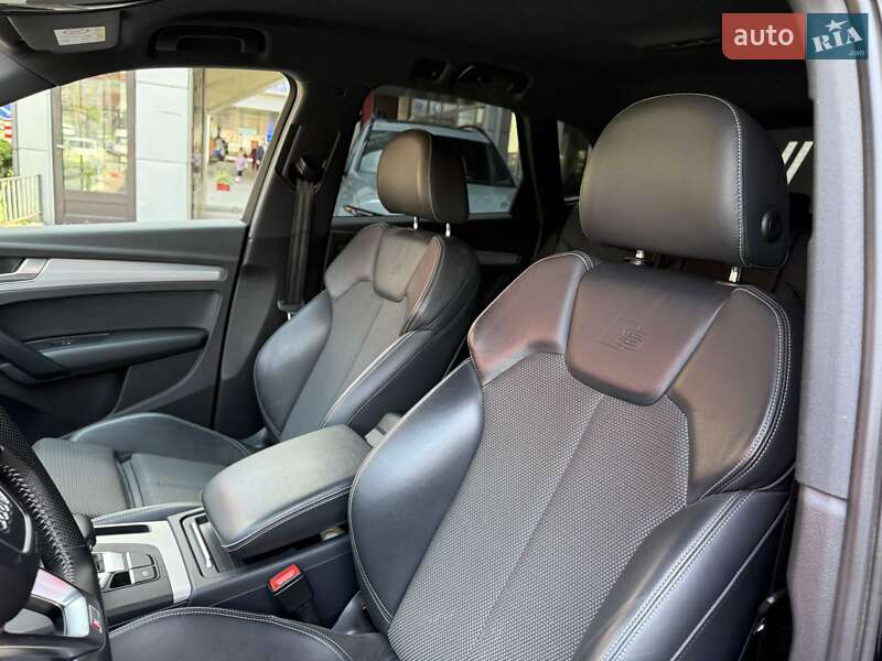 Позашляховик / Кросовер Audi Q5 2017 в Львові