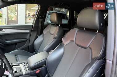 Внедорожник / Кроссовер Audi Q5 2017 в 