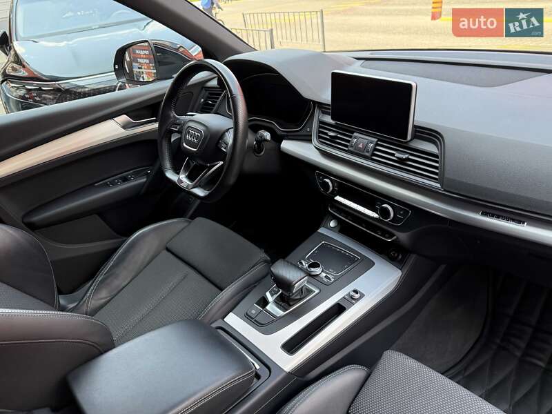 Позашляховик / Кросовер Audi Q5 2017 в Львові