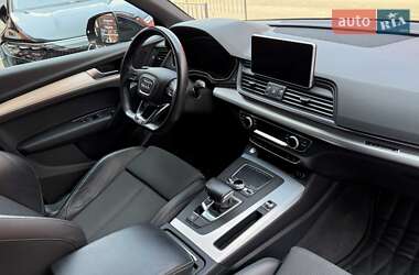 Внедорожник / Кроссовер Audi Q5 2017 в 