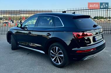 Внедорожник / Кроссовер Audi Q5 2021 в 