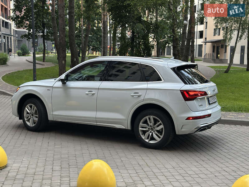 Внедорожник / Кроссовер Audi Q5 2021 в Броварах