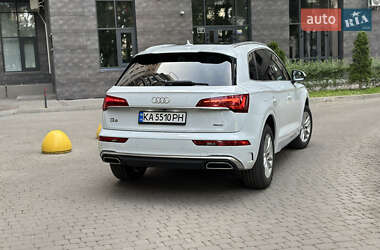 Внедорожник / Кроссовер Audi Q5 2021 в 