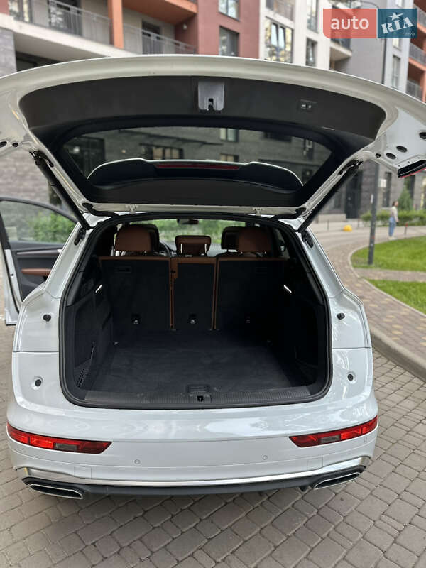 Внедорожник / Кроссовер Audi Q5 2021 в Броварах