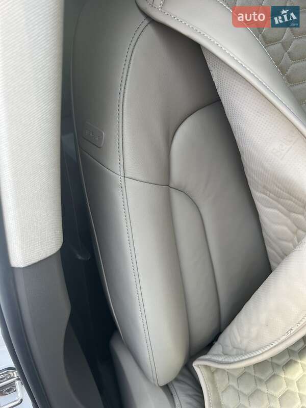 Внедорожник / Кроссовер Audi Q5 2009 в Днепре