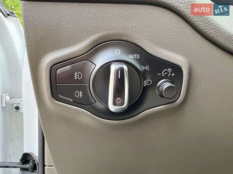 Внедорожник / Кроссовер Audi Q5 2009 в Днепре