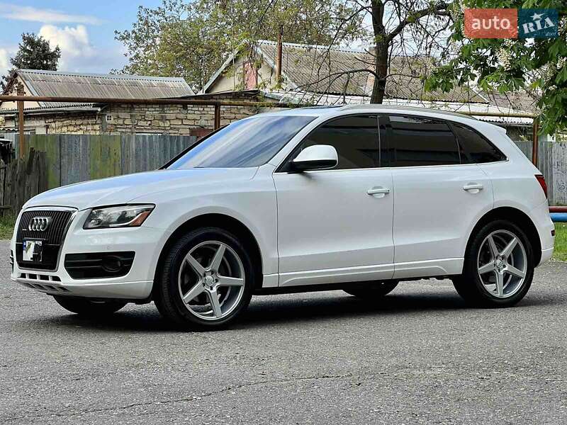 Внедорожник / Кроссовер Audi Q5 2009 в 