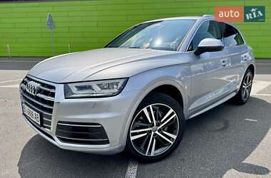 Внедорожник / Кроссовер Audi Q5 2018 в 