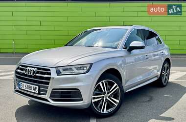 Внедорожник / Кроссовер Audi Q5 2018 в 
