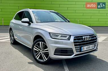 Внедорожник / Кроссовер Audi Q5 2018 в 