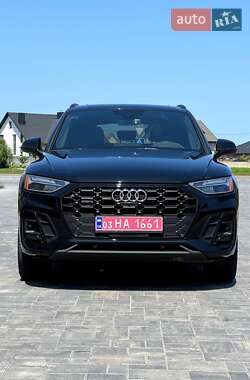 Внедорожник / Кроссовер Audi Q5 2021 в 