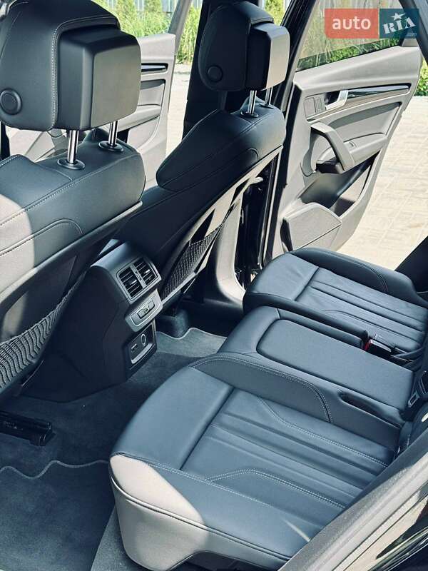 Позашляховик / Кросовер Audi Q5 2021 в Луцьку