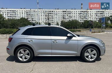 Внедорожник / Кроссовер Audi Q5 2018 в 
