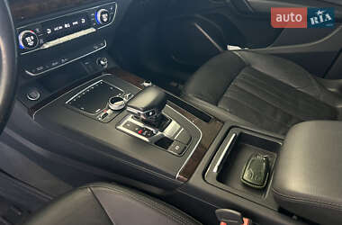 Внедорожник / Кроссовер Audi Q5 2018 в 