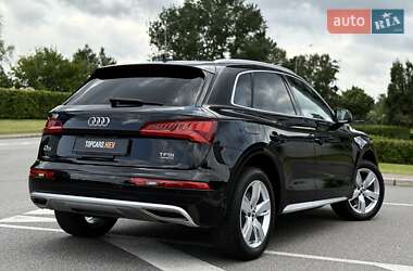 Внедорожник / Кроссовер Audi Q5 2018 в 