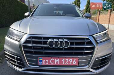 Внедорожник / Кроссовер Audi Q5 2018 в 