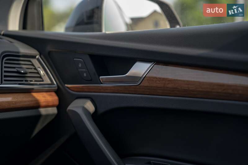 Внедорожник / Кроссовер Audi Q5 2021 в Черновцах