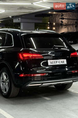 Внедорожник / Кроссовер Audi Q5 2021 в 