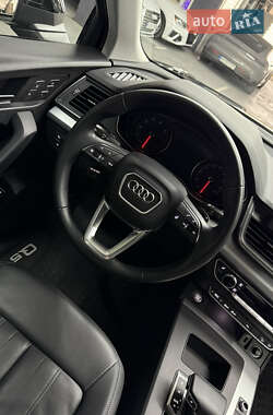 Внедорожник / Кроссовер Audi Q5 2021 в 