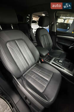 Внедорожник / Кроссовер Audi Q5 2021 в 