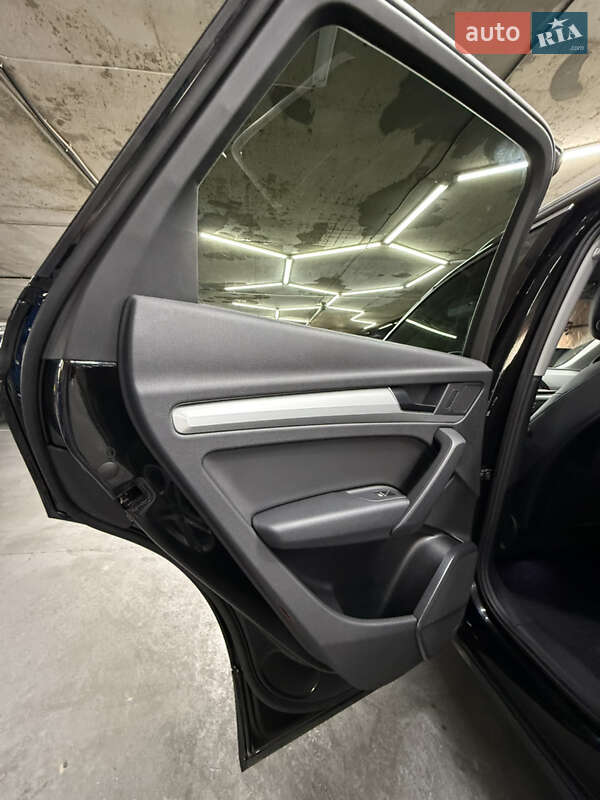 Внедорожник / Кроссовер Audi Q5 2021 в Одессе