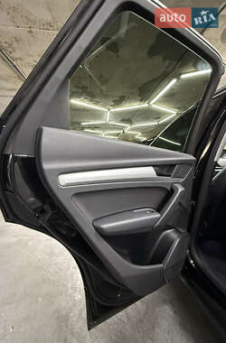 Внедорожник / Кроссовер Audi Q5 2021 в 