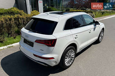 Внедорожник / Кроссовер Audi Q5 2021 в 