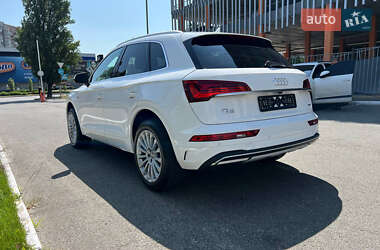 Внедорожник / Кроссовер Audi Q5 2021 в 