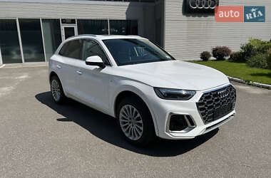 Внедорожник / Кроссовер Audi Q5 2021 в 