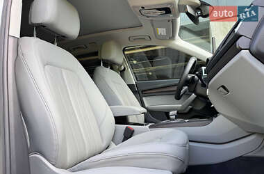 Внедорожник / Кроссовер Audi Q5 2021 в 